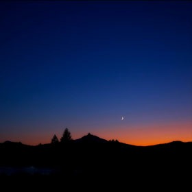 Moon Over Mt. Washington by Mike Wong